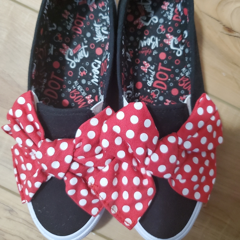 Disney Parks Minnie Mouse Canvas Slip on Shoes sz 7